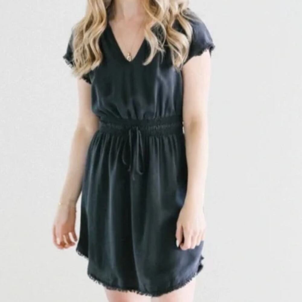 BELLA DAHL Soraida Black Lyocel Gathered Tie Waist Short Sleeve Raw Edge Dress M